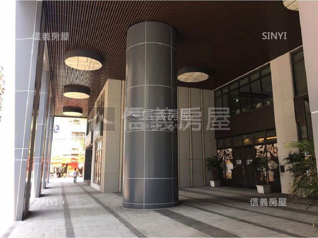 台北晶麒邊間三房頂樓戶房屋室內格局與周邊環境