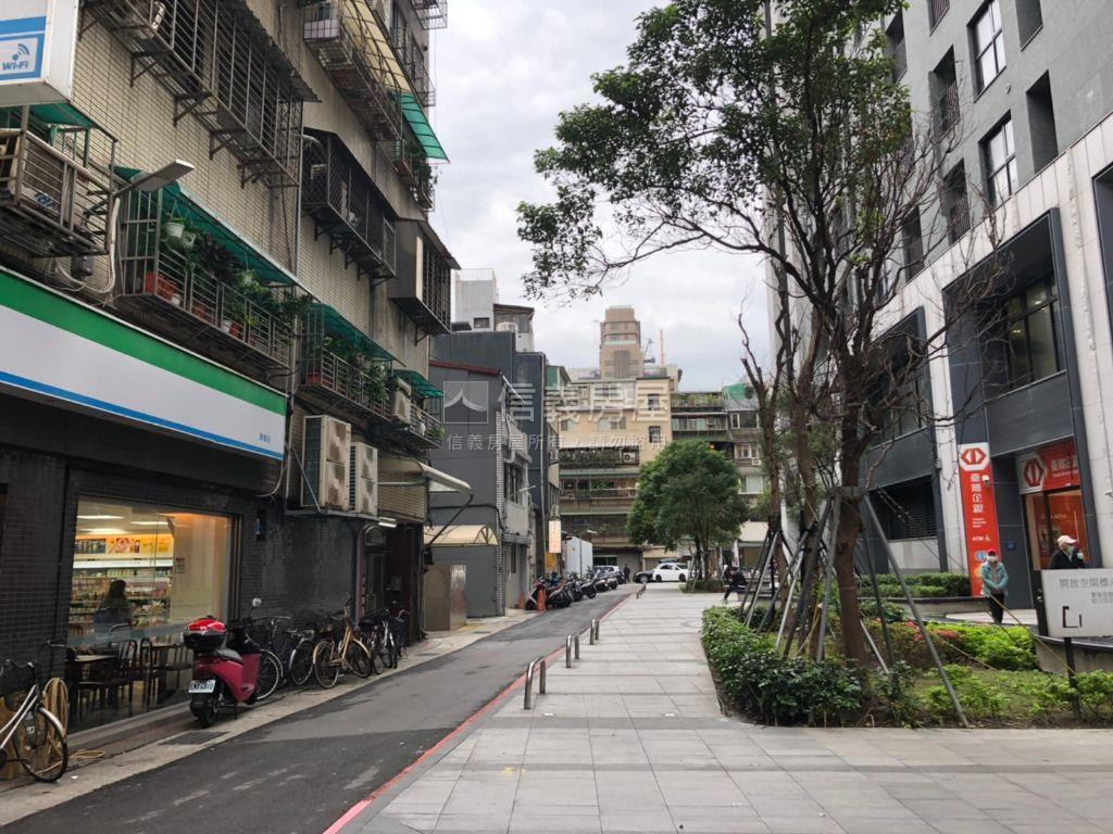 台北晶麒邊間三房頂樓戶房屋室內格局與周邊環境