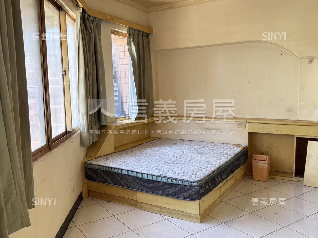 近三重國小捷運邊間套房房屋室內格局與周邊環境