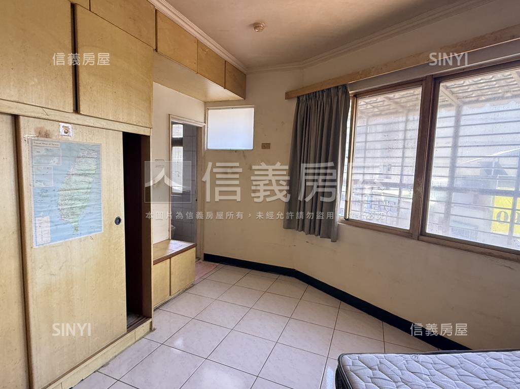 近三重國小捷運邊間套房房屋室內格局與周邊環境