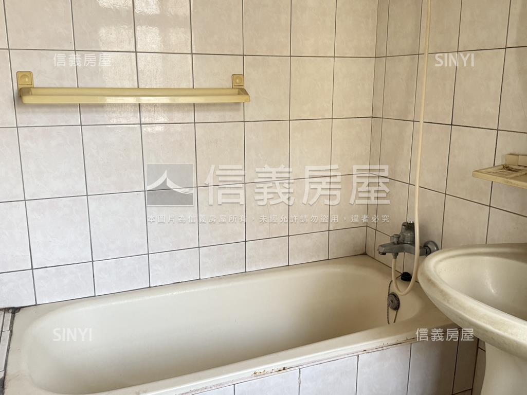 近三重國小捷運邊間套房房屋室內格局與周邊環境