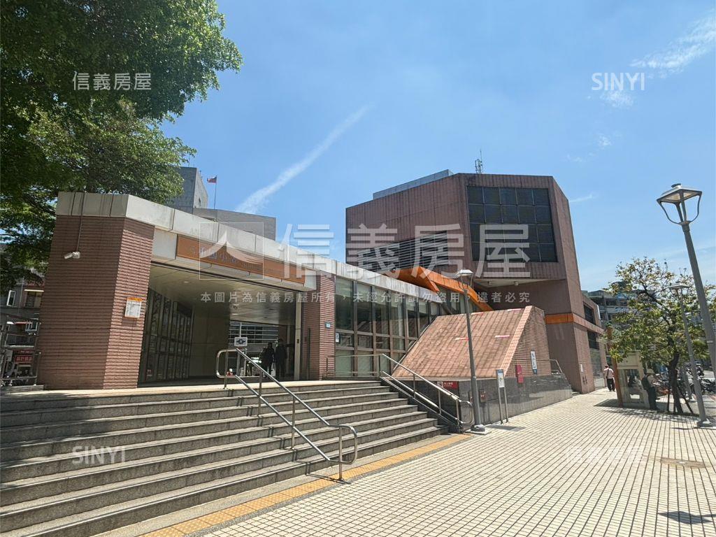 近三重國小捷運邊間套房房屋室內格局與周邊環境
