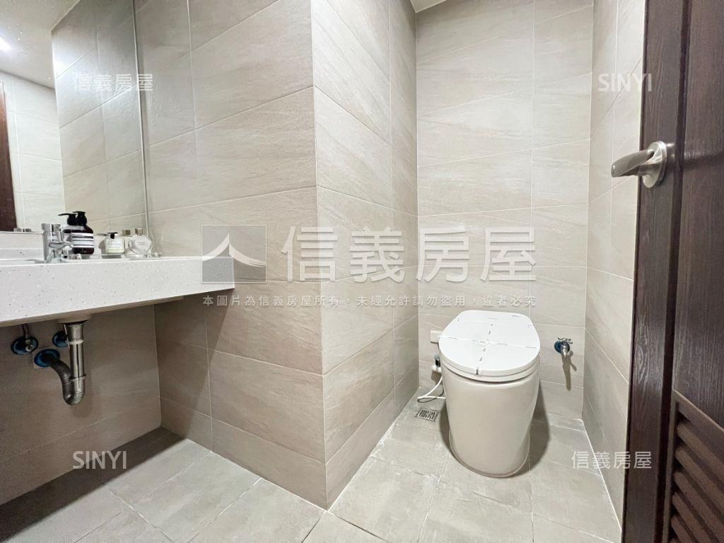 近秋紅谷！輕屋齡三房平車房屋室內格局與周邊環境