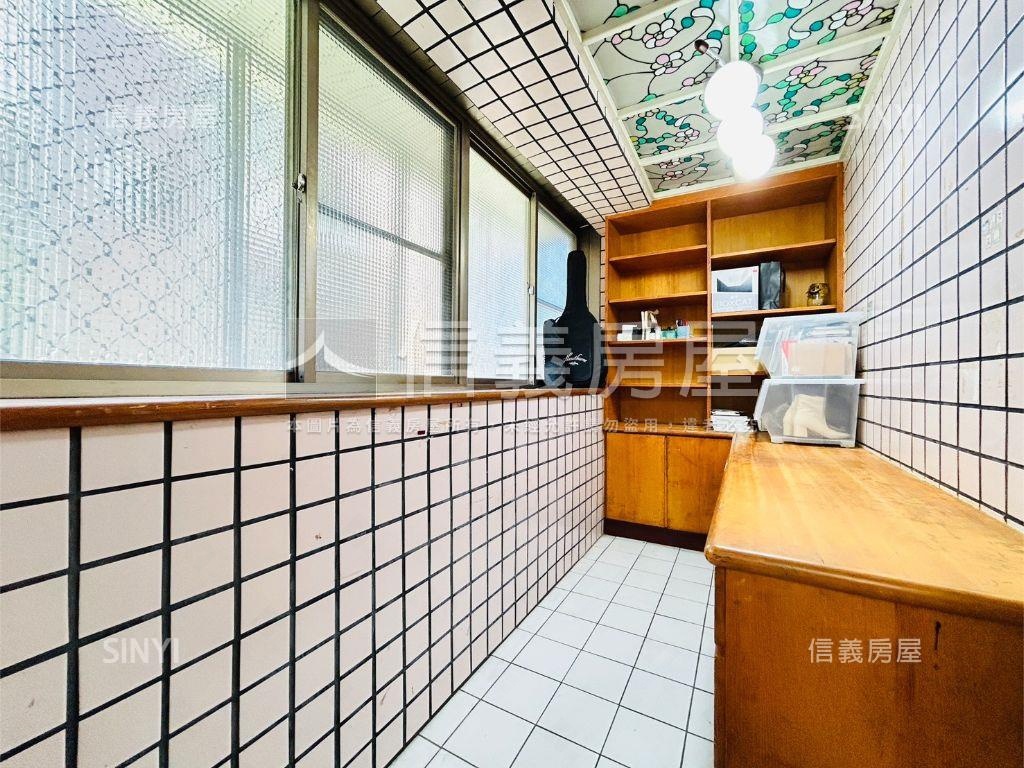 長壽西街經典三房車位房屋室內格局與周邊環境