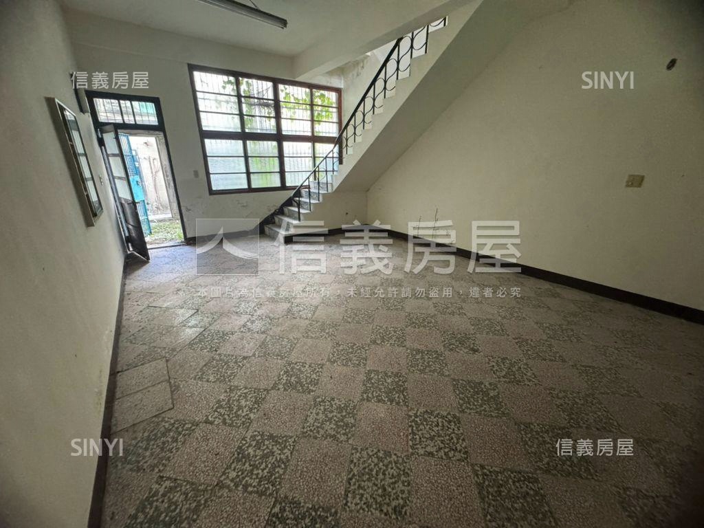 整棟商業地透天釋出房屋室內格局與周邊環境