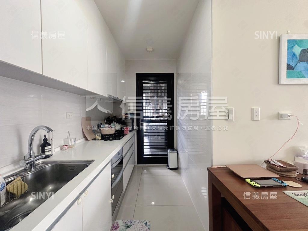 葉慈邊間三房好質感房屋室內格局與周邊環境