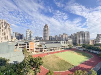 公園環繞．富宇葉慈