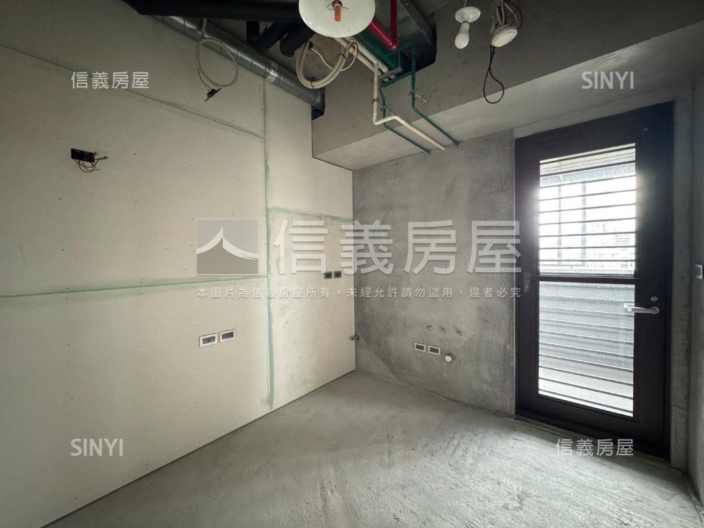 信義松雍高樓逸品房屋室內格局與周邊環境