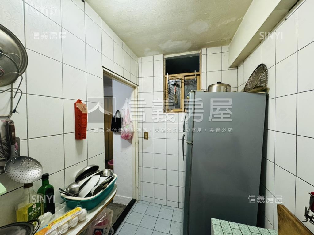 板新捷運站小資美寓房屋室內格局與周邊環境