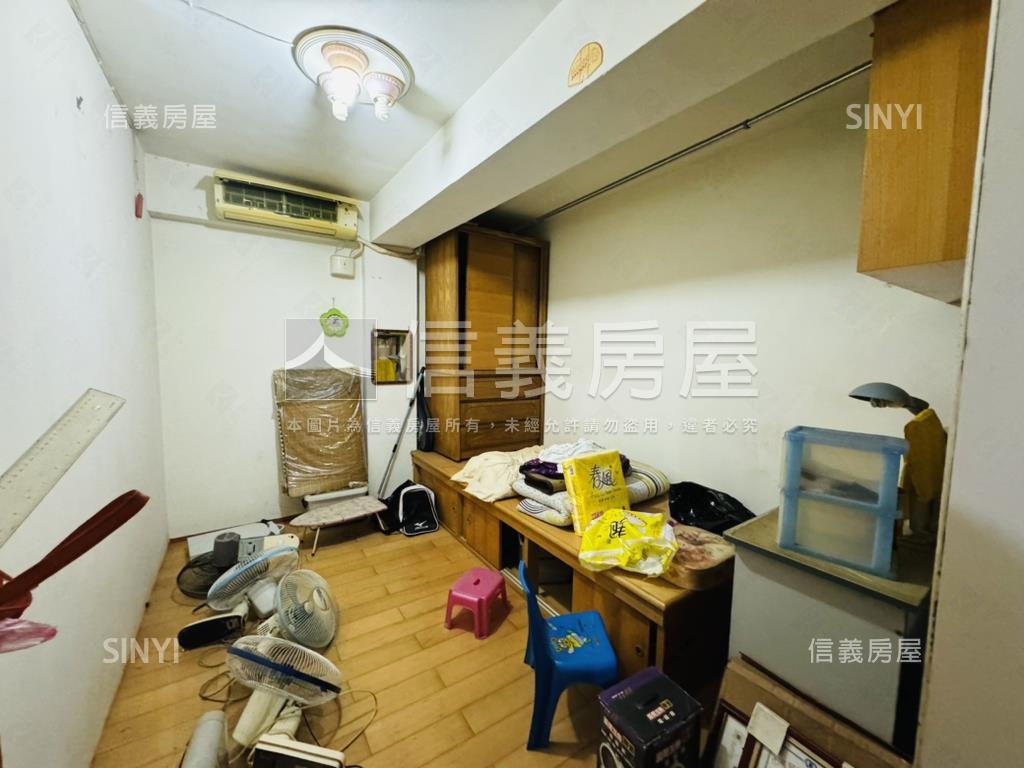 板新捷運站小資美寓房屋室內格局與周邊環境