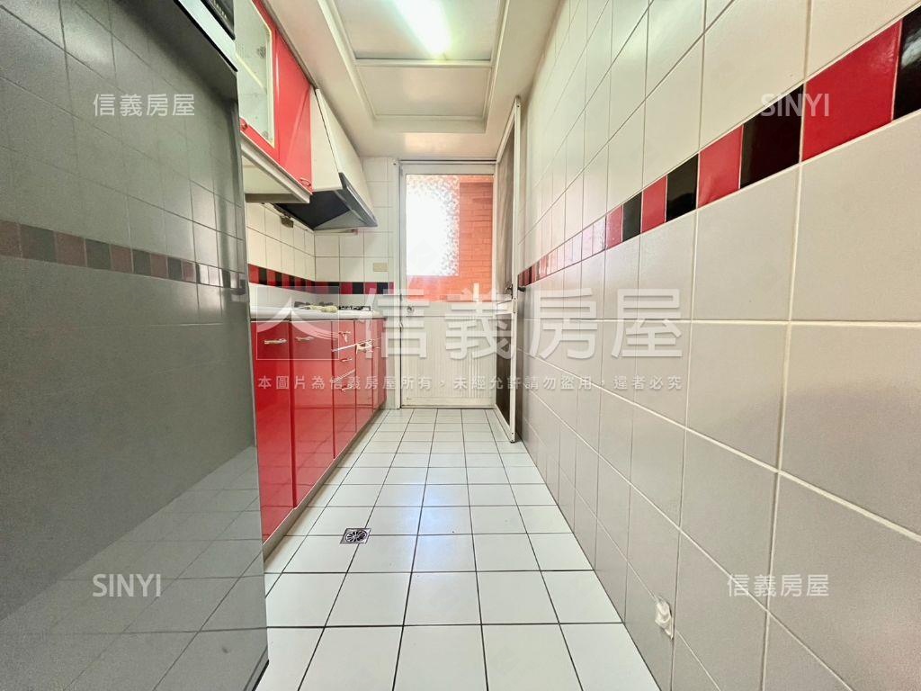 鄉林法國三房平車房屋室內格局與周邊環境