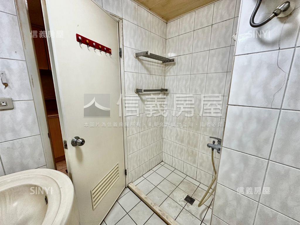 昌益桂冠有裝潢套房房屋室內格局與周邊環境
