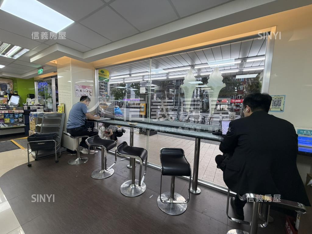正新生南路超商金店面房屋室內格局與周邊環境