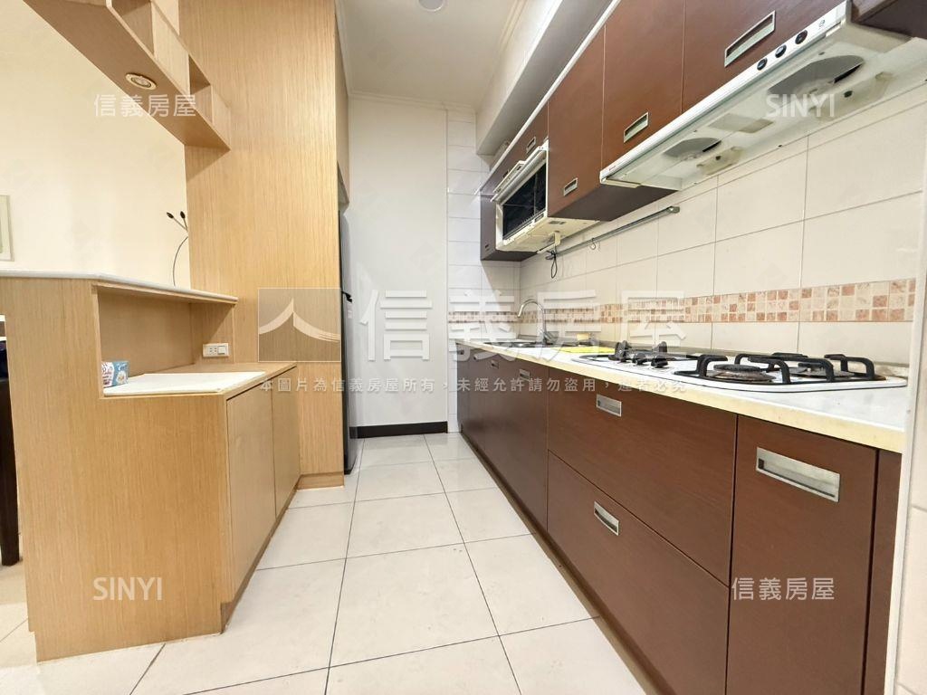 原鑄高樓三房車位房屋室內格局與周邊環境