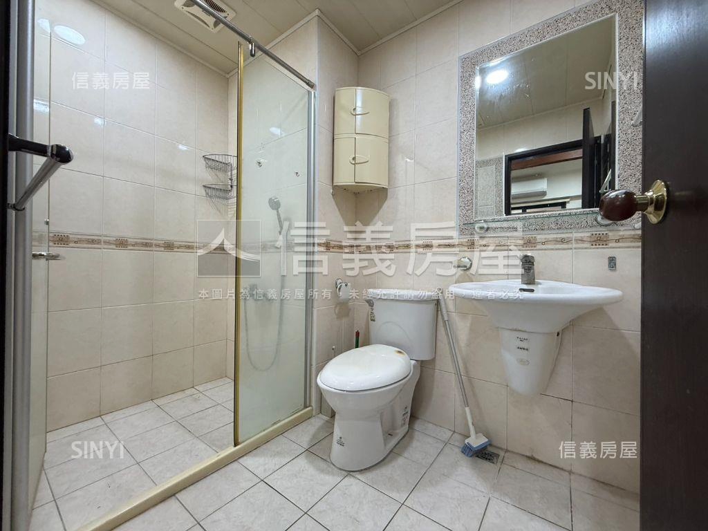 原鑄高樓三房車位房屋室內格局與周邊環境