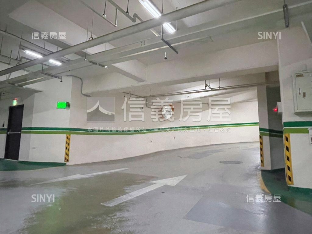 世紀都心★稀有高樓２房屋室內格局與周邊環境