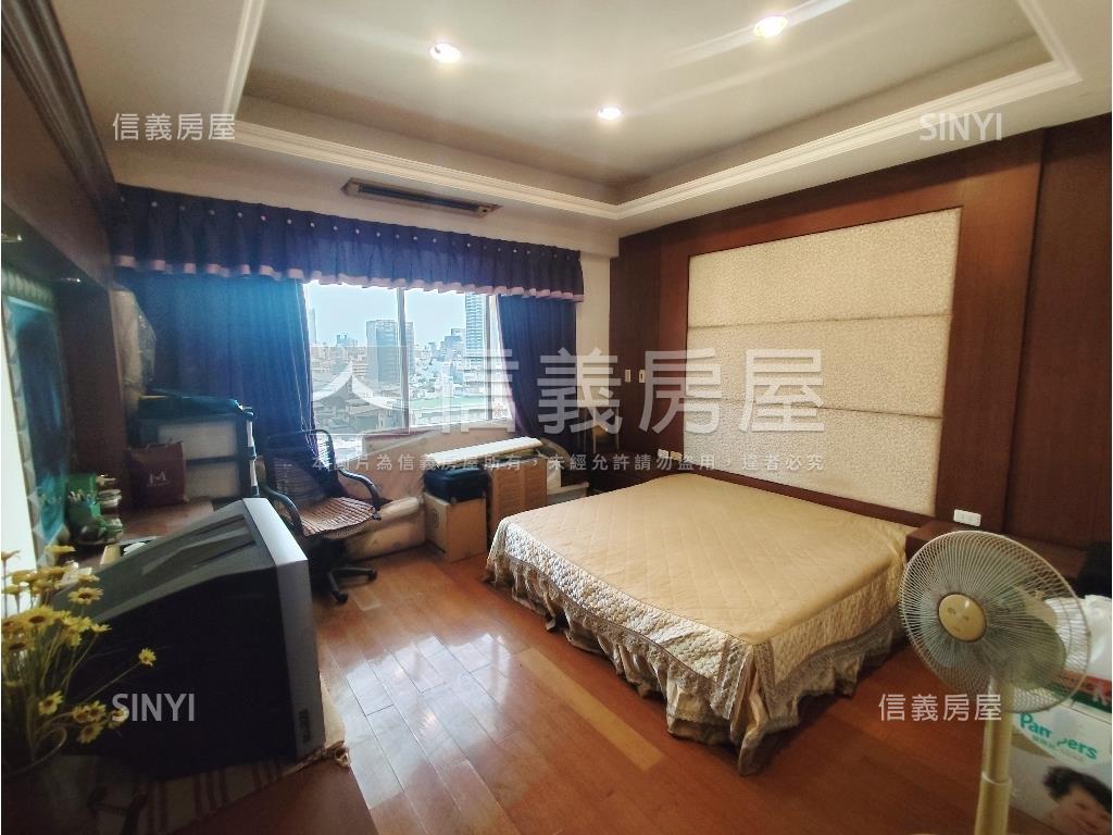 美麗島四房車位景觀豪邸房屋室內格局與周邊環境