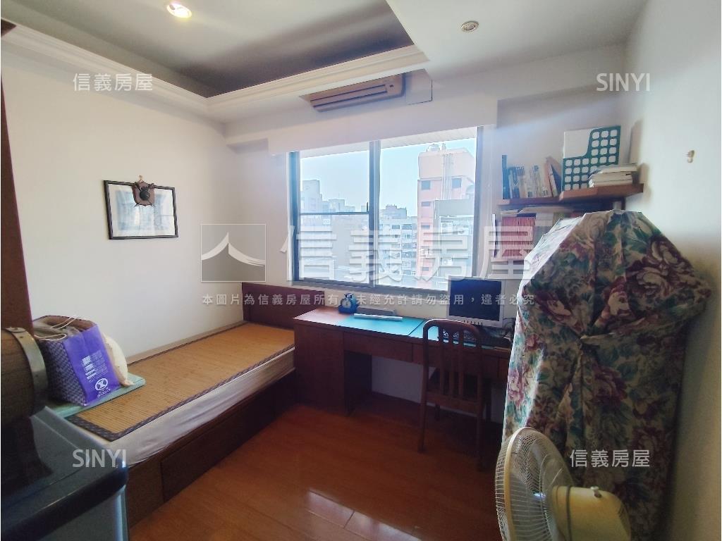 美麗島四房車位景觀豪邸房屋室內格局與周邊環境