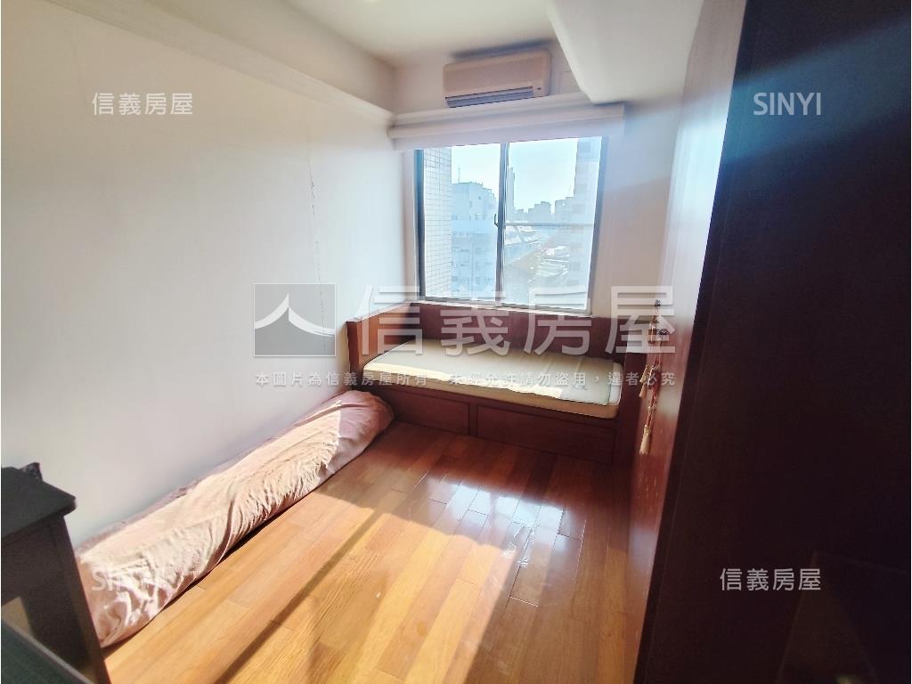 美麗島四房車位景觀豪邸房屋室內格局與周邊環境