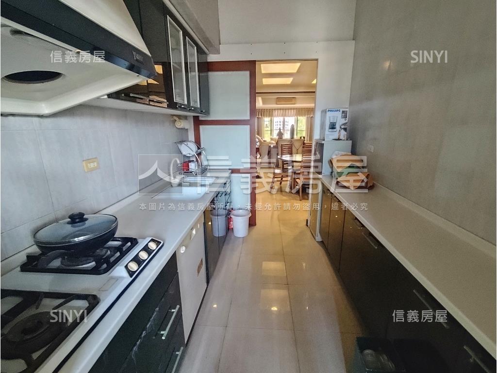 美麗島四房車位景觀豪邸房屋室內格局與周邊環境