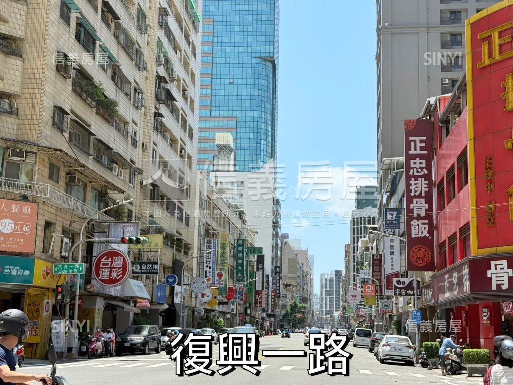 美麗島四房車位景觀豪邸房屋室內格局與周邊環境