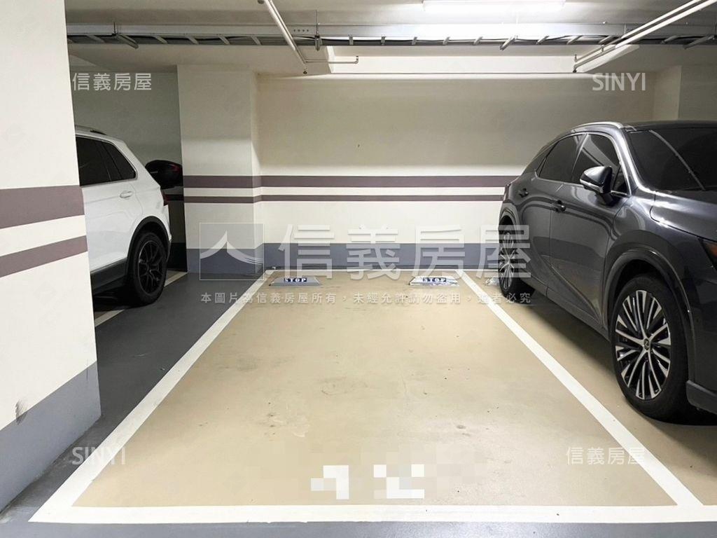 鳳鳴雙學區景觀３房車位房屋室內格局與周邊環境
