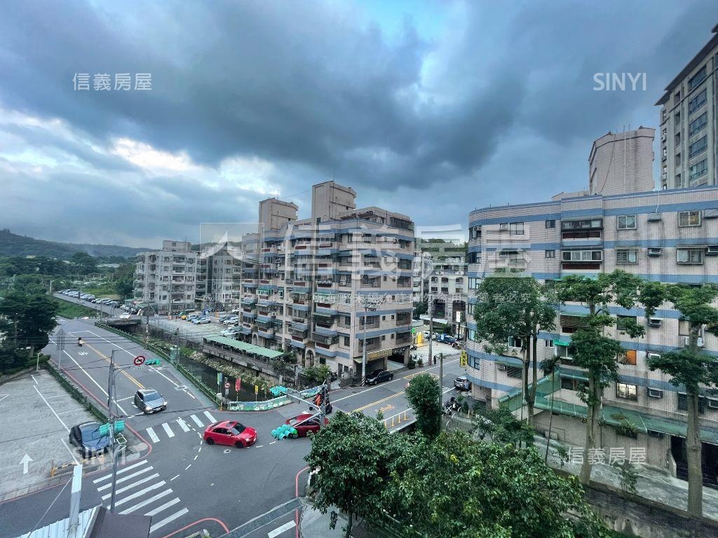稀有統帥美三房車位房屋室內格局與周邊環境