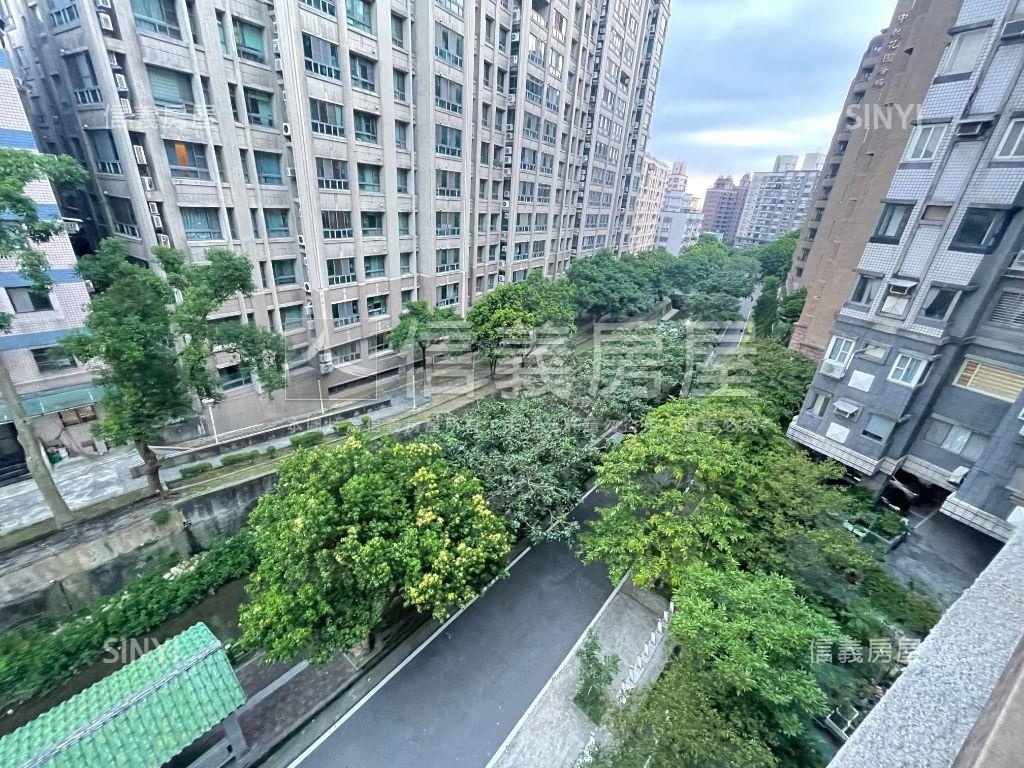 稀有統帥美三房車位房屋室內格局與周邊環境