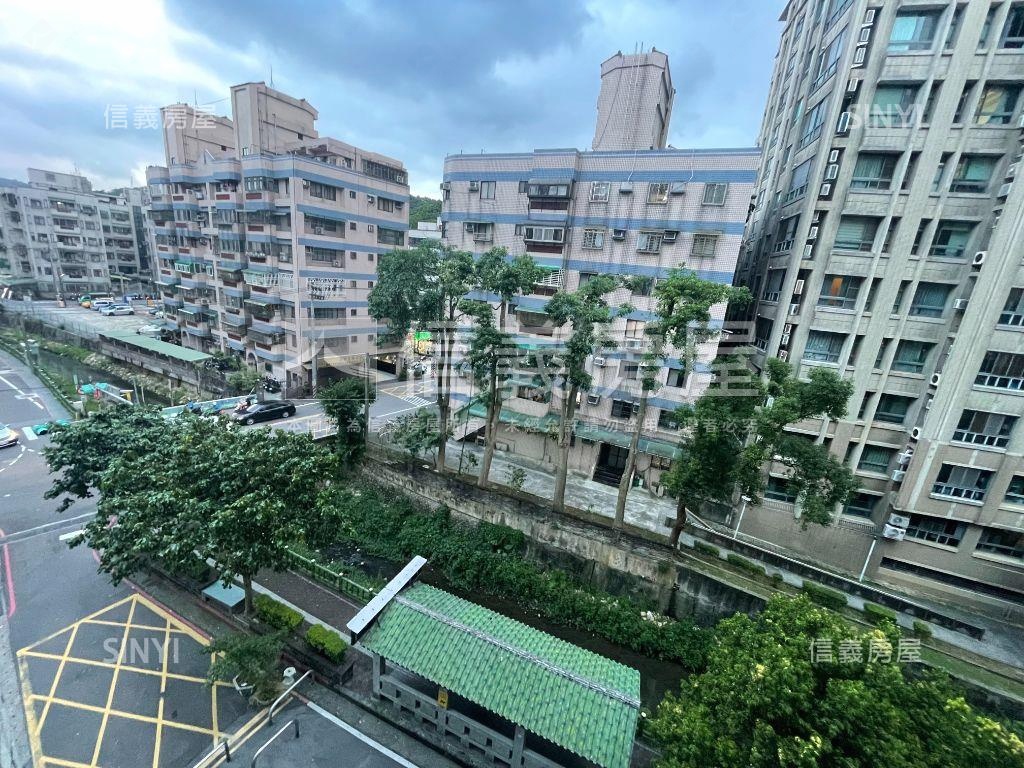稀有統帥美三房車位房屋室內格局與周邊環境