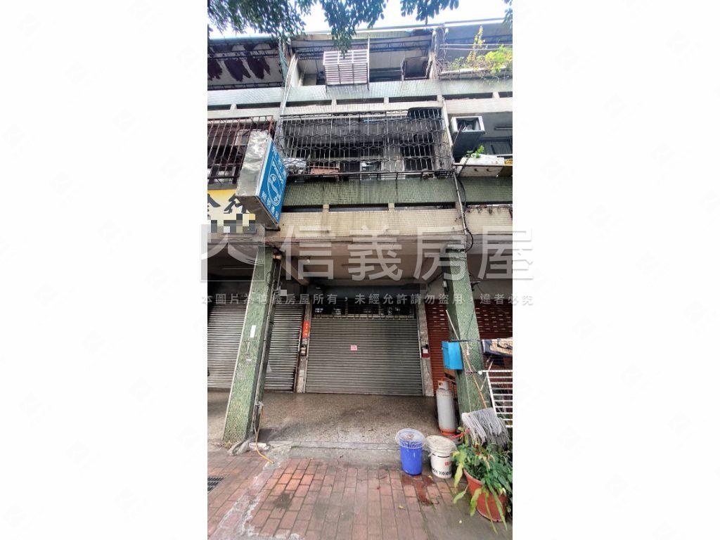 遠百對面正臺灣大道透店房屋室內格局與周邊環境