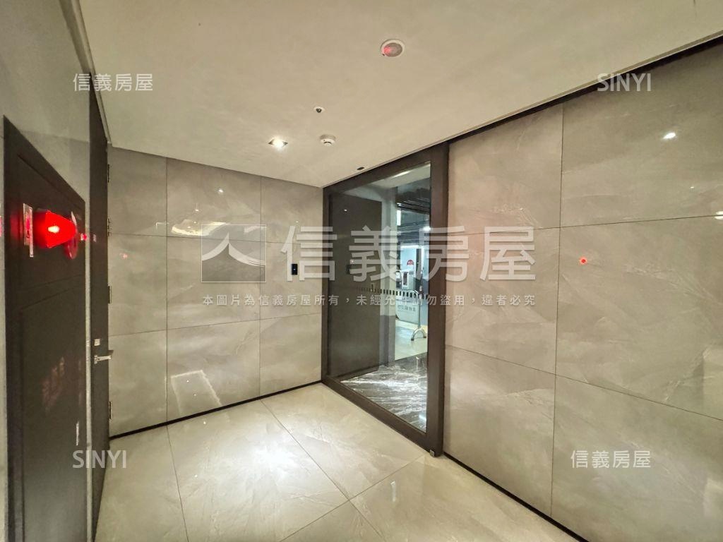 冠德精美裝潢三房平面車位房屋室內格局與周邊環境