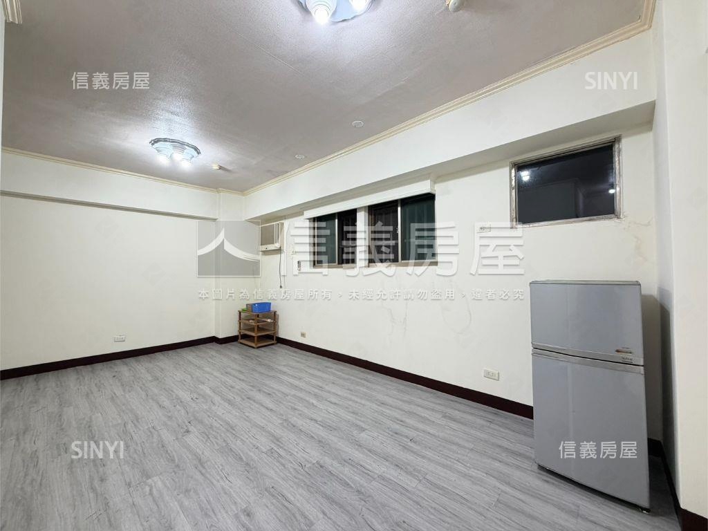 近Ａ２２捷運站大大大套房房屋室內格局與周邊環境