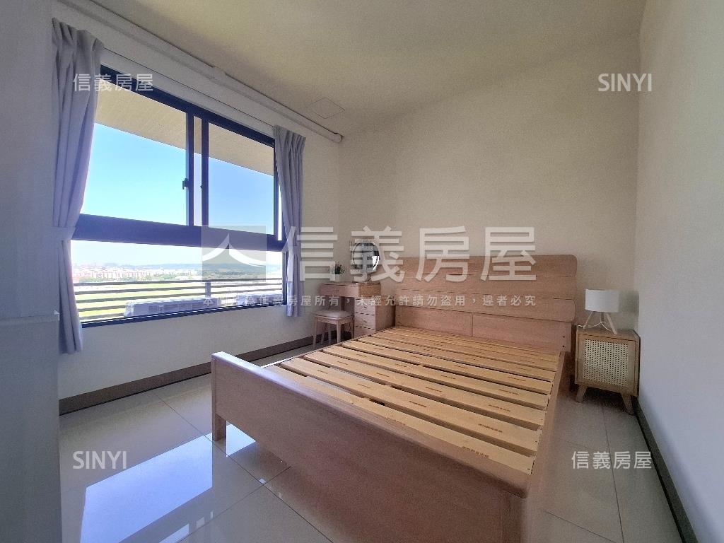 鳳甲商圈次高樓全新平車宅房屋室內格局與周邊環境