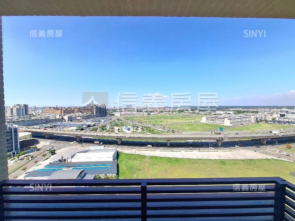 鳳甲商圈次高樓全新平車宅房屋室內格局與周邊環境