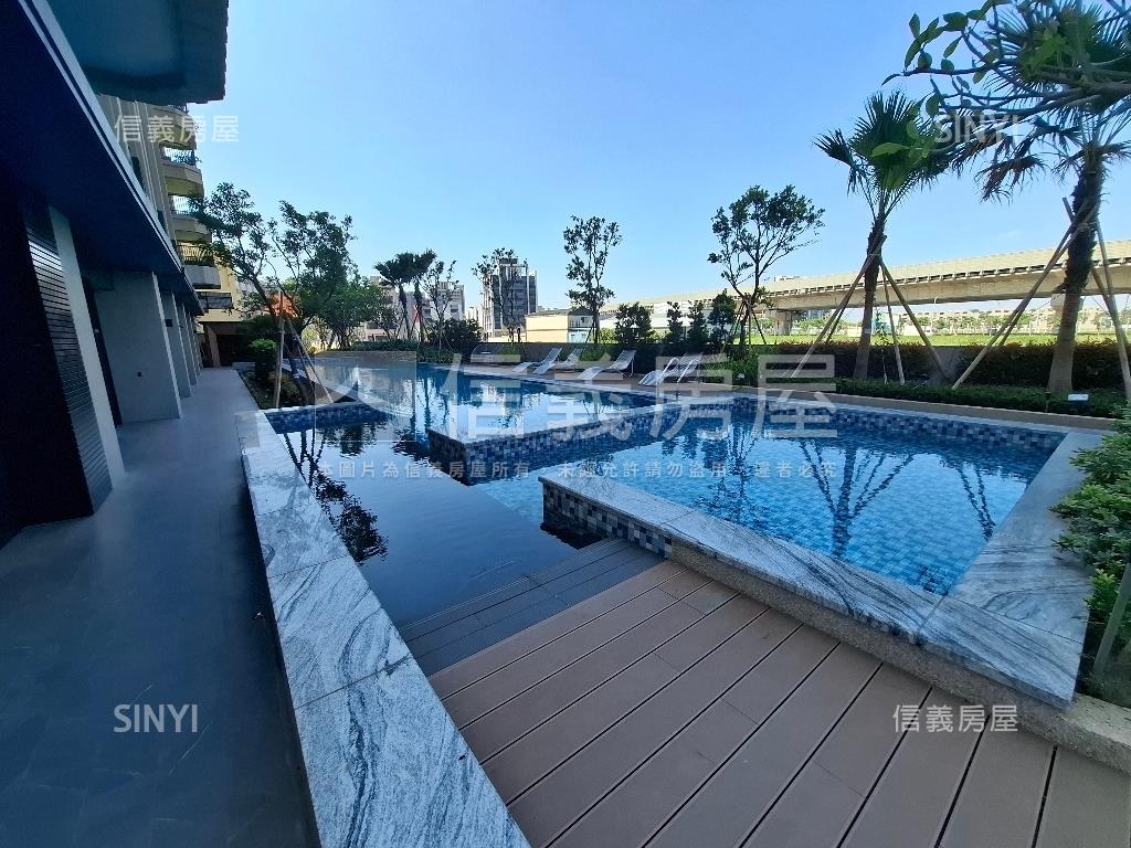 鳳甲商圈次高樓全新平車宅房屋室內格局與周邊環境