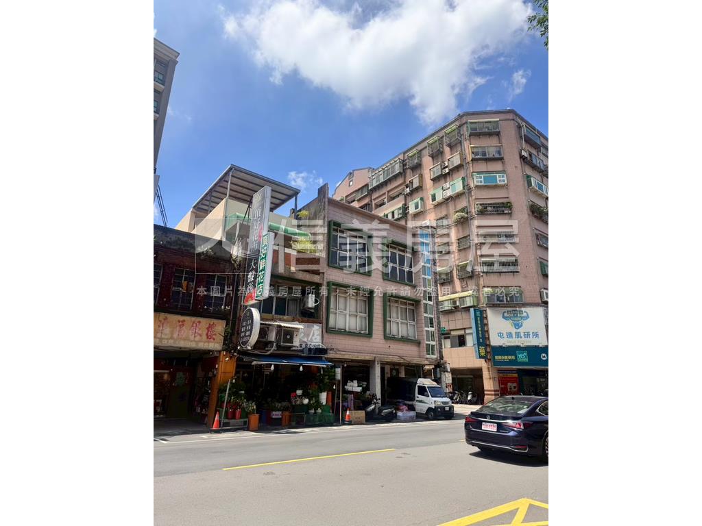 新竹大遠百旁中山路透天房屋室內格局與周邊環境