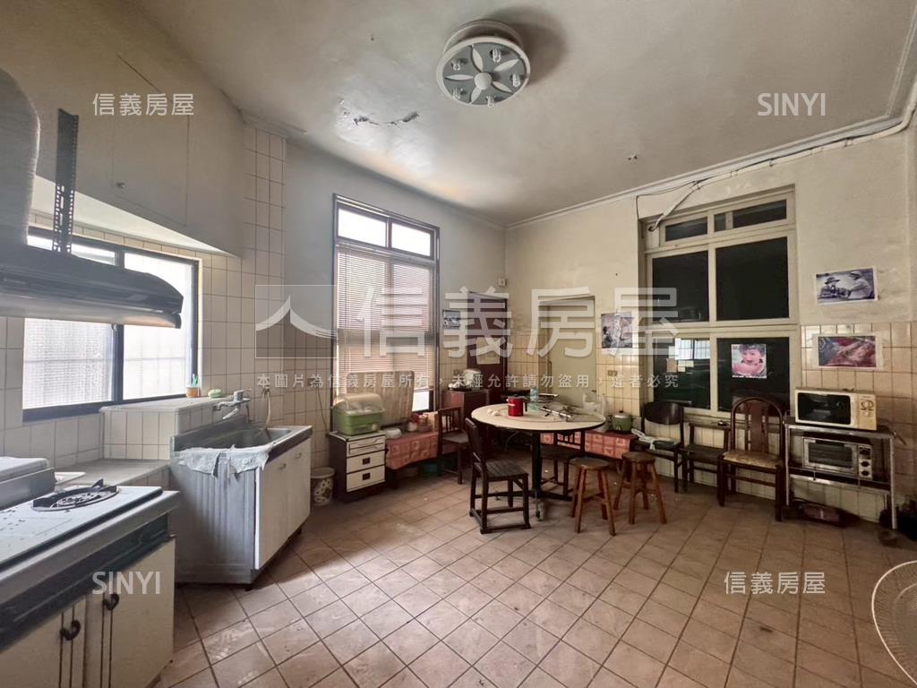 新竹大遠百旁中山路透天房屋室內格局與周邊環境