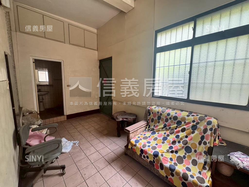 新竹大遠百旁中山路透天房屋室內格局與周邊環境