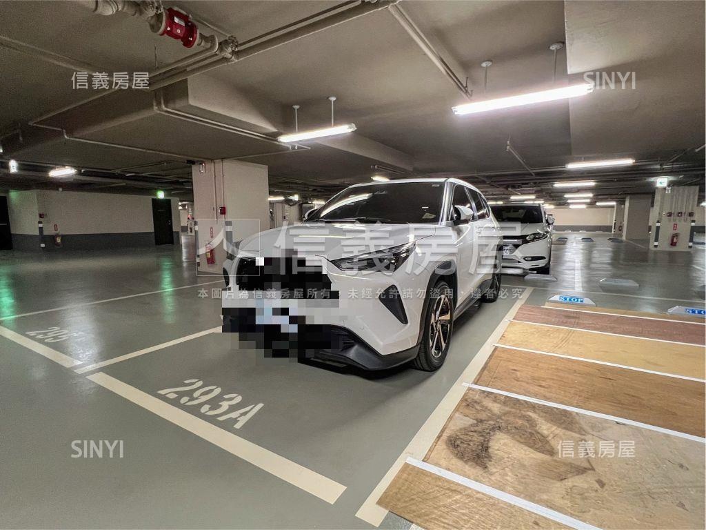 河堤世界全新兩房平車房屋室內格局與周邊環境