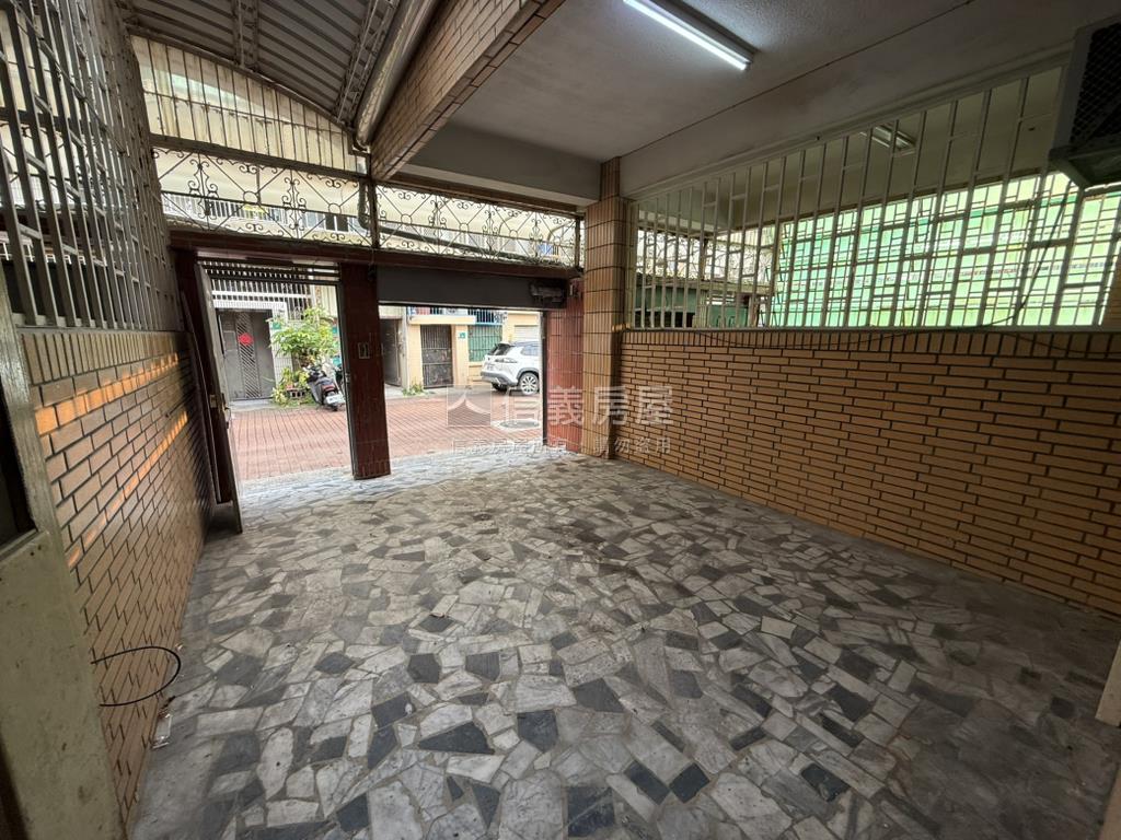 東區東安路獨院傳統透天房屋室內格局與周邊環境