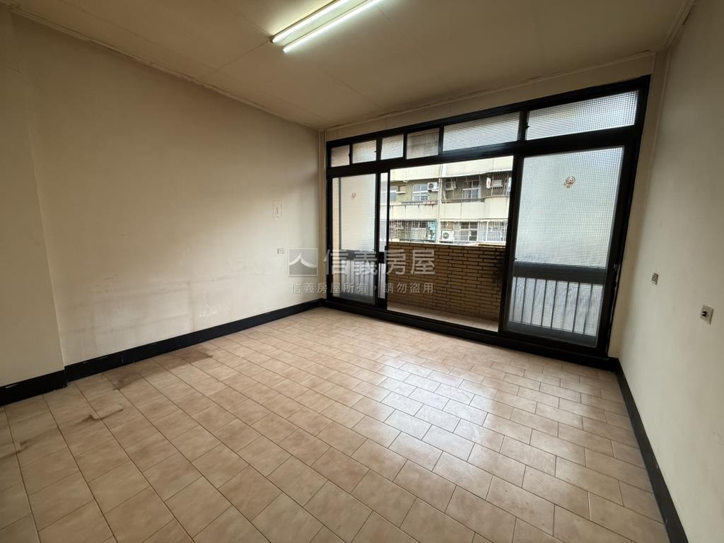 東區東安路獨院傳統透天房屋室內格局與周邊環境