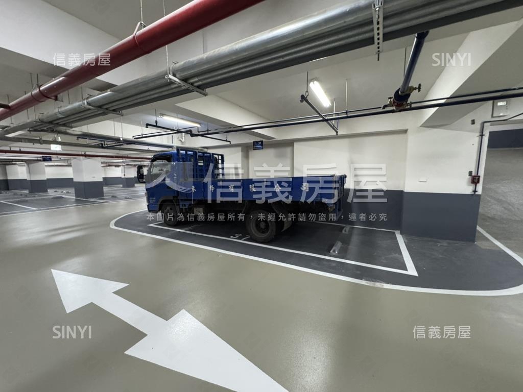 專任小資發財金店面房屋室內格局與周邊環境