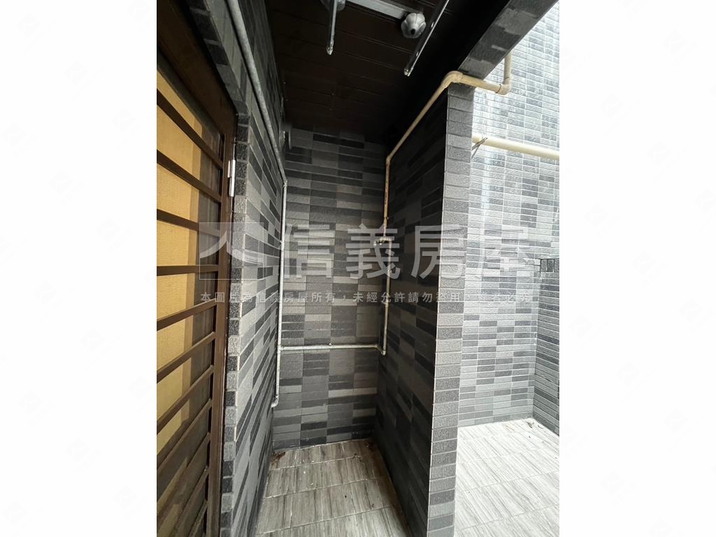 專任小資發財金店面房屋室內格局與周邊環境