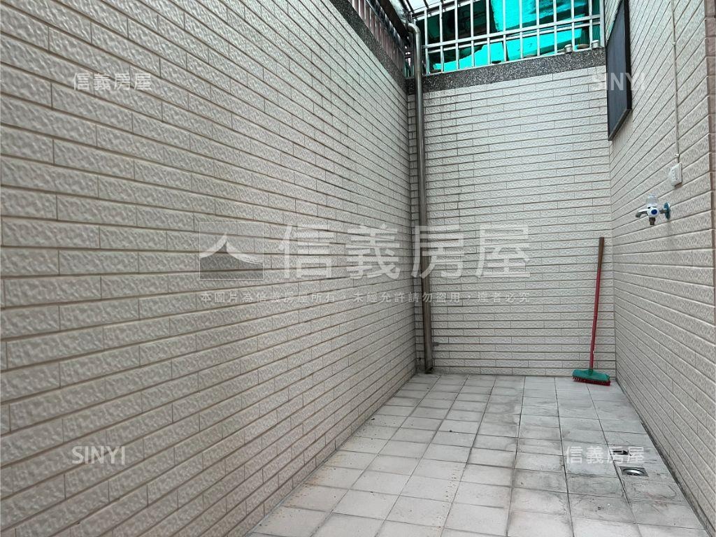 近體育公園敦煌車墅房屋室內格局與周邊環境