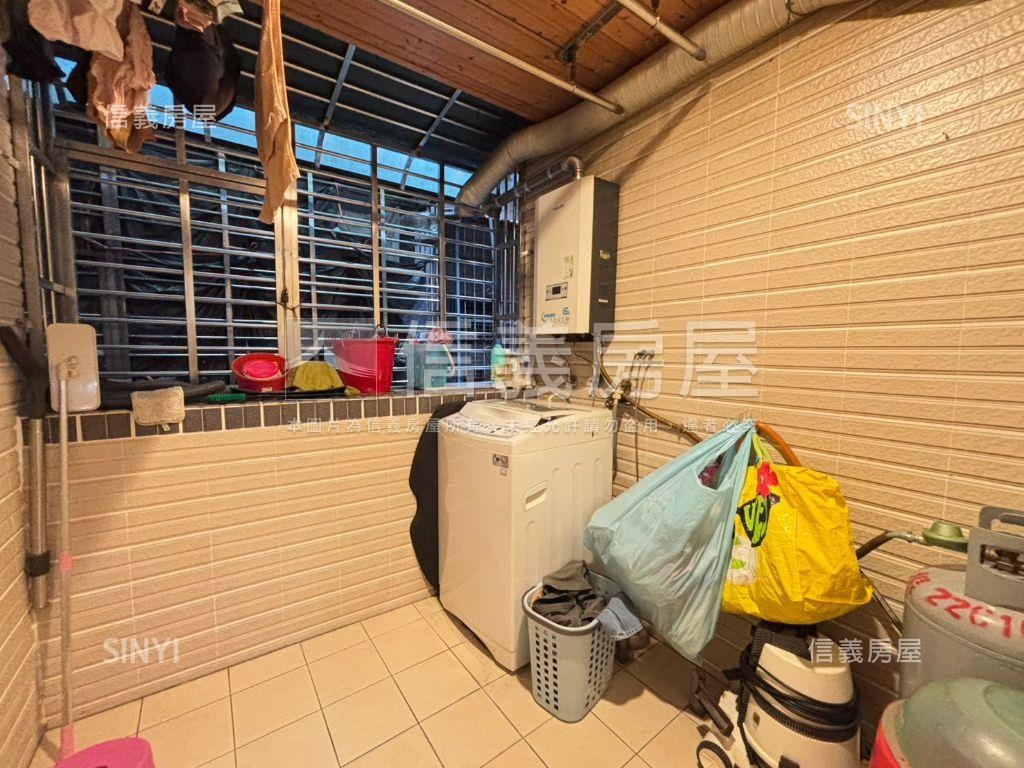 近萬大捷運線時尚裝潢四房房屋室內格局與周邊環境