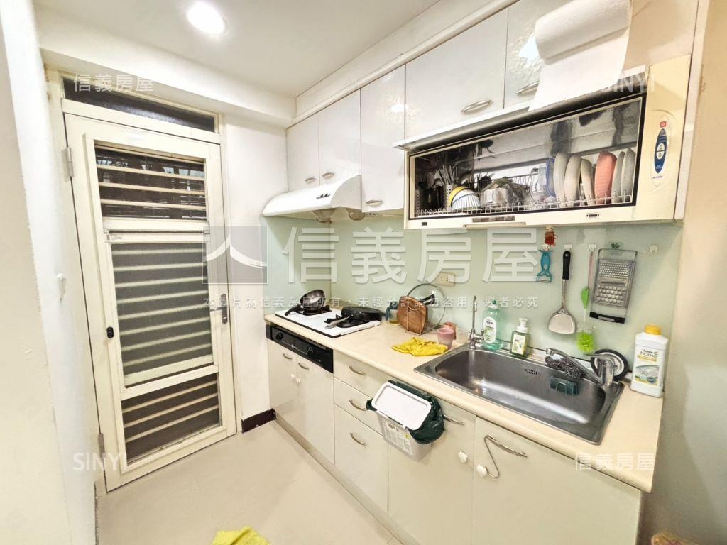 近萬大捷運線時尚裝潢四房房屋室內格局與周邊環境