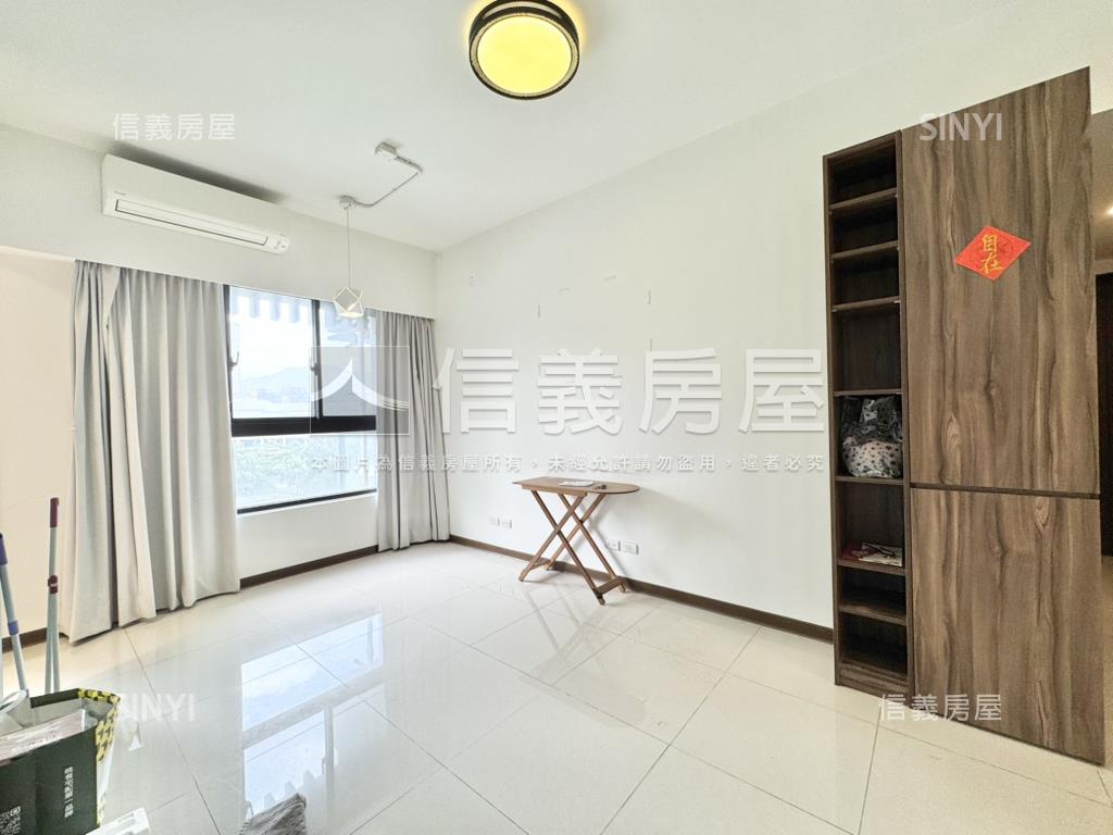 湛然龍邸明亮兩房稀有釋出房屋室內格局與周邊環境
