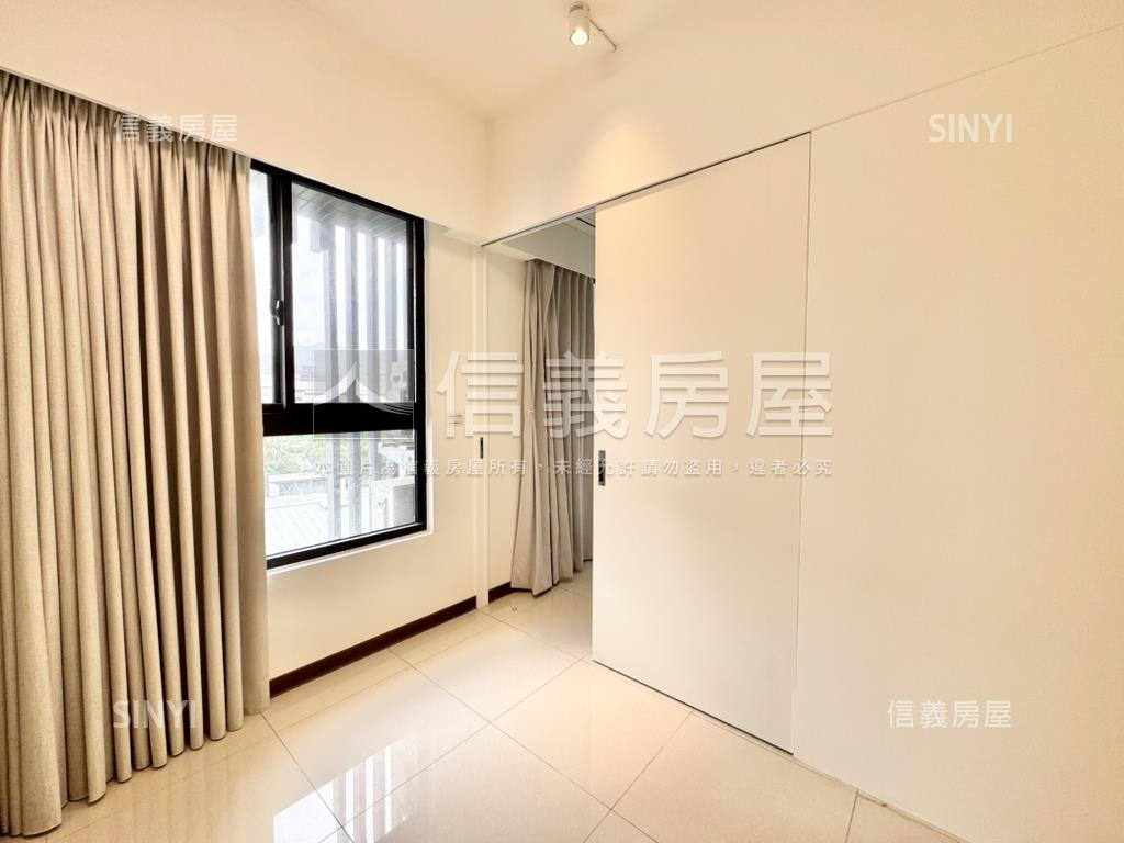 湛然龍邸明亮兩房稀有釋出房屋室內格局與周邊環境