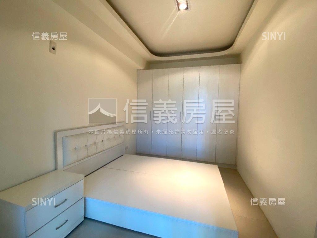 市政１０１雙車位稀有釋出房屋室內格局與周邊環境