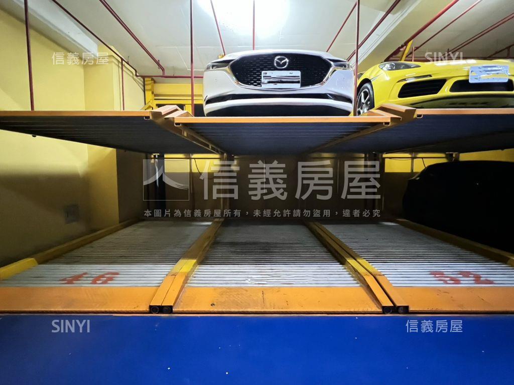 市政１０１雙車位稀有釋出房屋室內格局與周邊環境